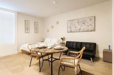 Gallery image of Luxury 1-Bedroom near Marina Dock and Venice Beach - Resort Amenities in Los Angeles
