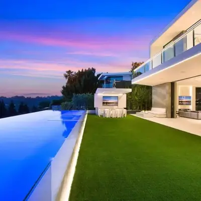Ultra-Luxurious BH Estate with Pool