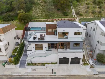 an aerial view of a house at Luxury Jupiter Estate with 4BR with Pool and Jacuzzi in Los Angeles