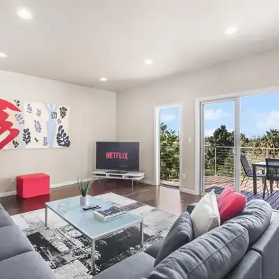 LA Chic Stunning Views & Sunsets