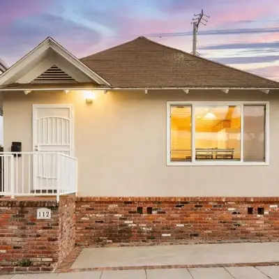 Sunny Venice Beach Home with Open Living Walkability to Abbot Kinney Venice Drift by AvantStay