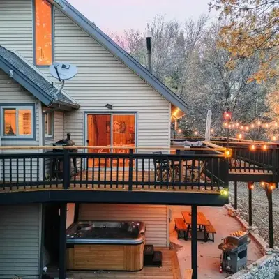 5BDR Hot Tub Deck Firepit Mins to Village Lake The Hilltop by AvantStay