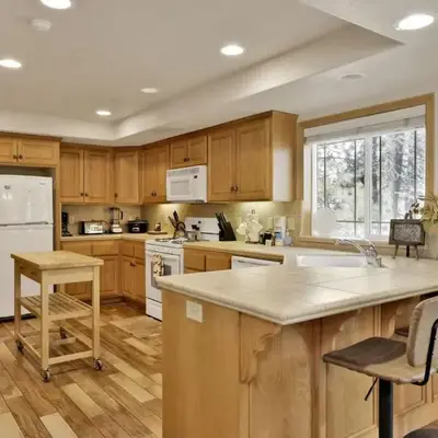 Brownie Resort Retreat Walk-to-Ski Snow Summit Duplex Getaway