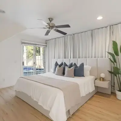 Sunlit Oasis with Heated Pool and Jacuzzi 20 minutes to Disneyland