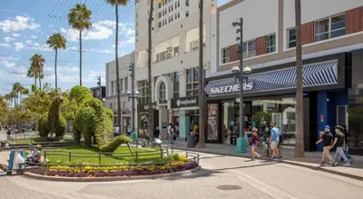 people walking down a street in a shopping mall at * Breathtaking Place In Santa Monica's Heart * in Los Angeles
