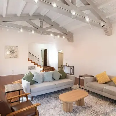 Spacious 4BR Spanish Villa In Hancock Park