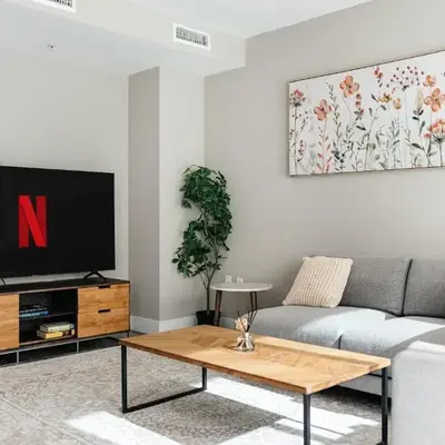 Excellent Town Home 2BR in WEHO Parking