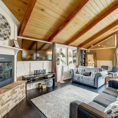 2 Mi to Lake Arrowhead! Mtn-View Hideaway with Deck