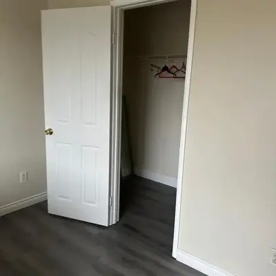 Big quiet bedroom
