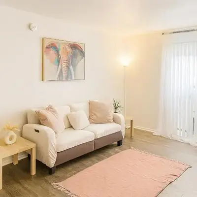 Hollywood Hills Haven - Resort Living Near Universal Studios & Warner Bros