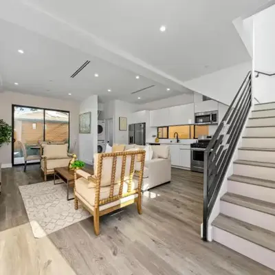 2BR 2BA Villa in Melrose with Free Parking