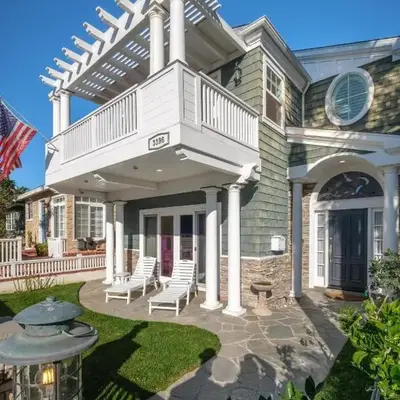 4br Beach House Steps from Beach with AC Parking BBQ