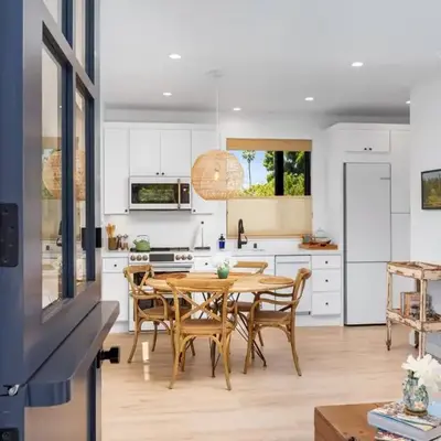 NEW Venice Rose Ave Retreat with Sunset Deck