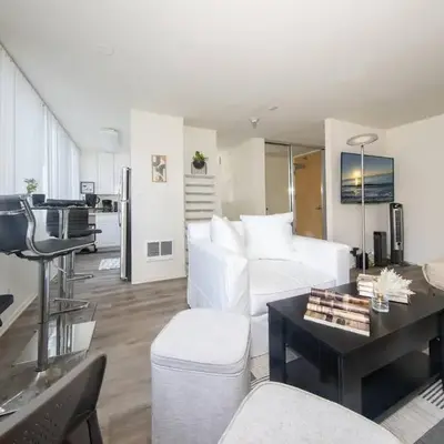 Beach-Close Santa Monica | Prime Location