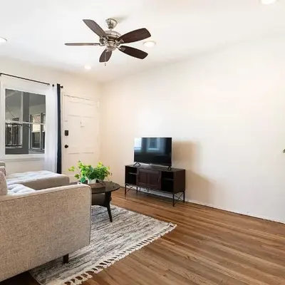 Affordable One-Bedroom Close to Pico and Beverly Hills