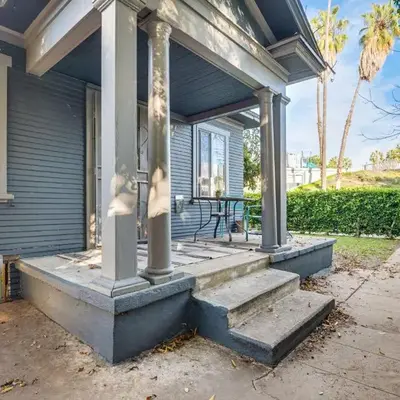 Melrose Hill Home Near Hospitals Nurses Welcome!