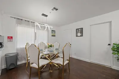 a dining room with a table and chairs at LuxuryCondo DTAlhambra Near Starbucks Free2Parking in Alhambra