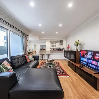 Bright 2 Bedroom Home in the Heart of Santa Monica