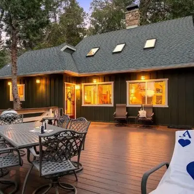 Holiday Lake Cabin by AvantStay Large Deck Cozy Fireplace Near Arrowhead Village