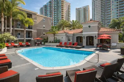 a swimming pool with lounge chairs and a resort at Marina del Rey 1BR Hideaway - Venice Beach in Los Angeles
