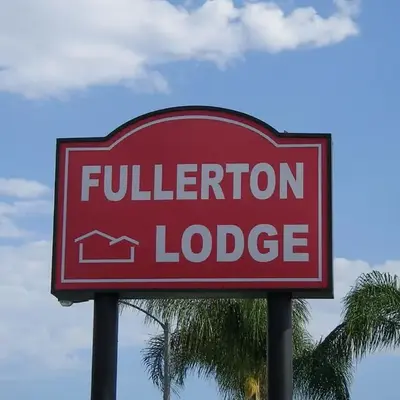 Fullerton Lodge