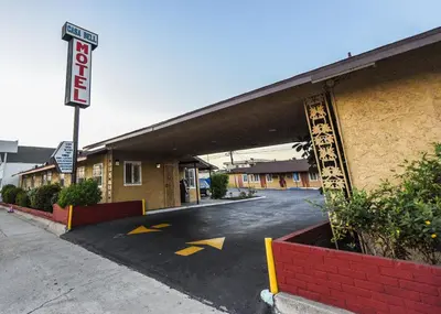 an empty parking lot in front of a hotel at Casa Bell Motel, Los Angeles - LAX Airport in Inglewood
