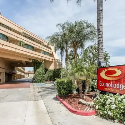Econo Lodge Inn & Suites Riverside - Corona