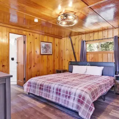 Big Pines Couple Lakeview Studio Cabin by Big Bear Vacations
