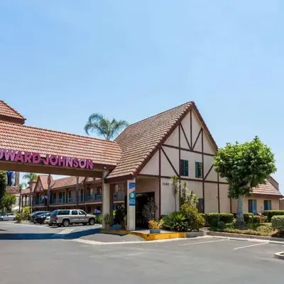 Howard Johnson by Wyndham Norco