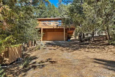 Gallery image of Pine Mountain Club Cottage with Wraparound Deck! in Pine Mountain Club