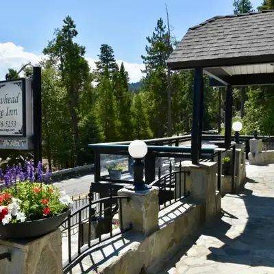 Arrowhead Lake Inn