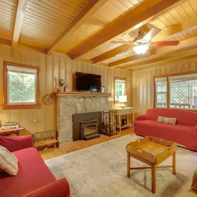 Vintage Snow White Cottage about 2 Miles to Village!