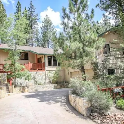 A Big Olympic Getaway apts