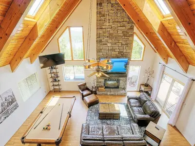 an overhead view of a living room with a fireplace at Kid's Paradise! Ball Pit 2 Lofts Lakeview 5 bd, 3ba in Lake Arrowhead