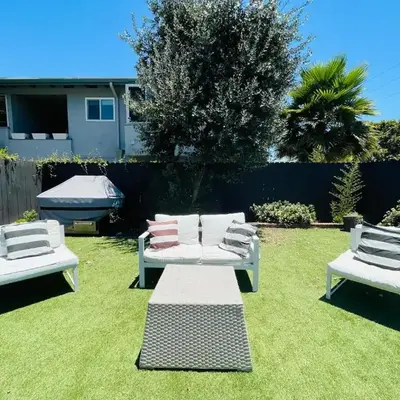 Dreamy Farmhouse in Studio City