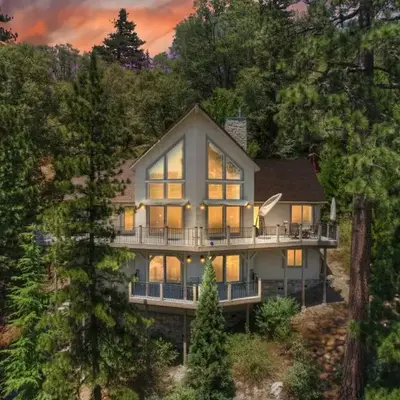 Beautiful Lake Arrowhead Cabin with EV Charger