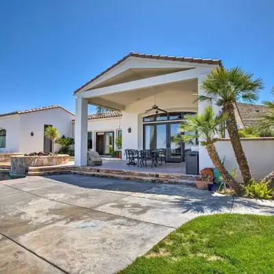 Stunning Palmdale Villa Oasis on Vineyard!
