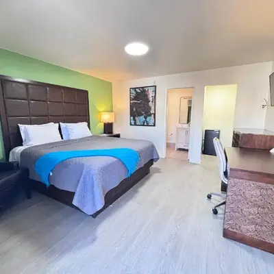 The Crest Motel