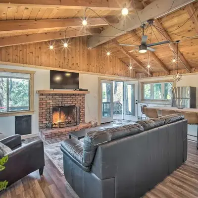 Newly Renovated Lake Arrowhead Cabin with Deck!
