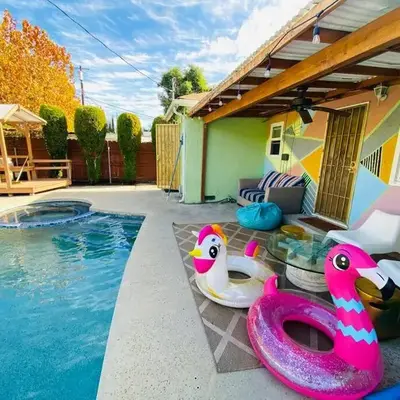 Endless summer in LA *HEATED POOL/HOT TUB/CABANA*