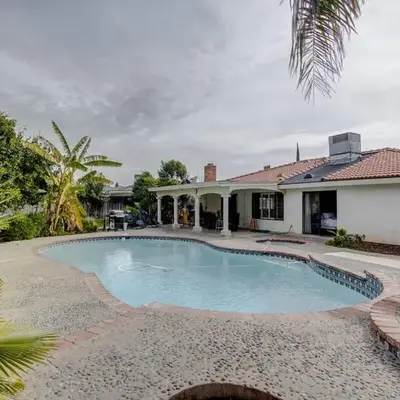 Cozy Hygge Home Centrally Located 2 King Beds