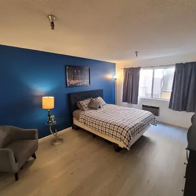 Deluxe Hotel Style Unit