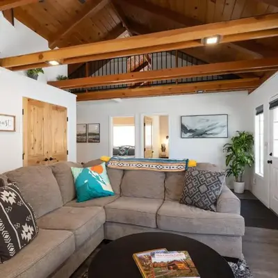 Bayview Bungalow - Cabin with Hot Tub One Block from Big Bear Lake!