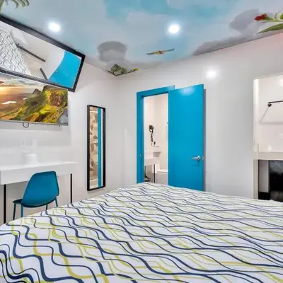 Royal Hawaiian Inn - Mid City