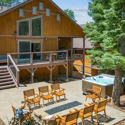 Teddy by AvantStay Majestic Cabin in Big Bear w Balcony