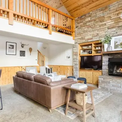Jackhorn by AvantStay Close to Big Bear Marina and Village Hot Tub Foosball