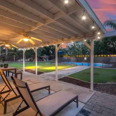 Revitalizing 3 Bedroom Home With Pool