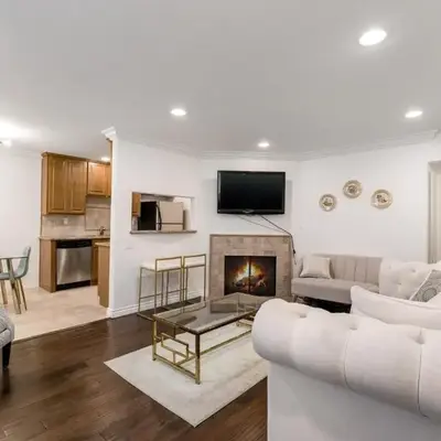Luxury 2-Bedroom Condo in Studio City