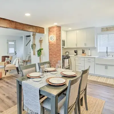 Super Walkable! Historic Home in Dtwn Long Beach