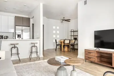 Gallery image of Studio City 1BR w Gym Pool WD nr TJ WF LAX-628 in Los Angeles